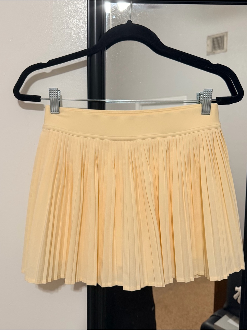 lululemon athletica Pale Yellow Pleated Skort in Butter Cream